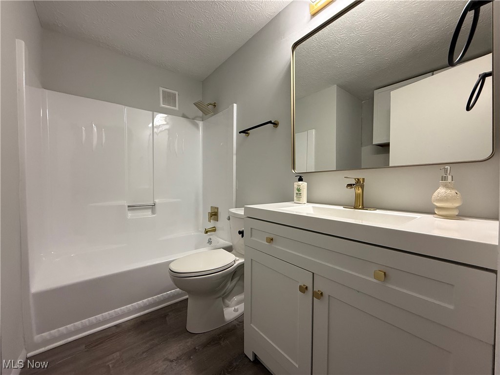 721 Tollis Broadview Heights OH 44147