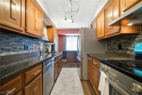 520 Meredith Lane Cuyahoga Falls OH 44223