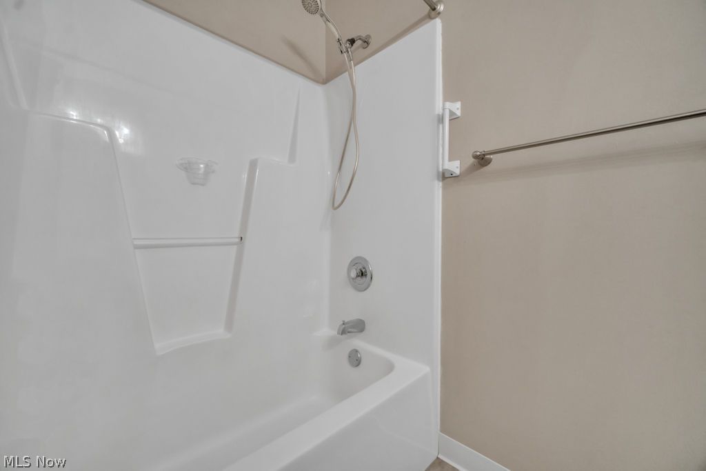 19537 Lymans Lane Strongsville OH 44149