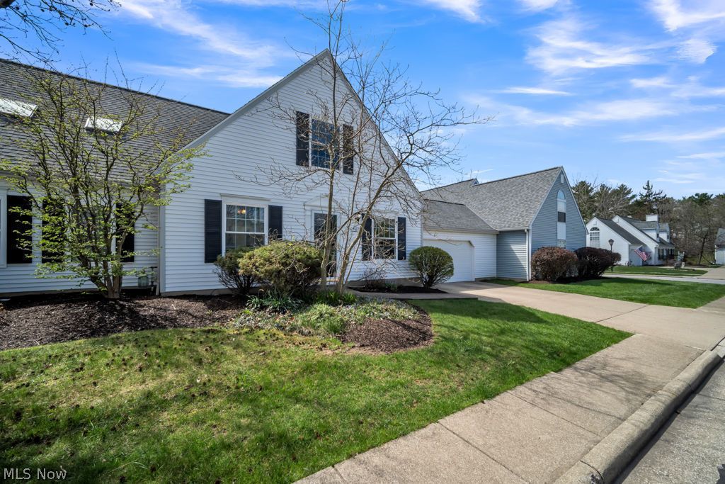 19537 Lymans Lane Strongsville OH 44149
