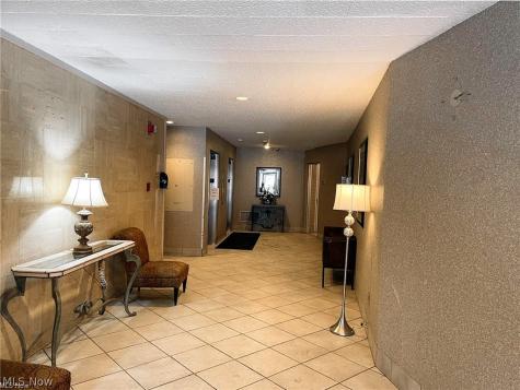 12520 Edgewater Drive Lakewood OH 44107
