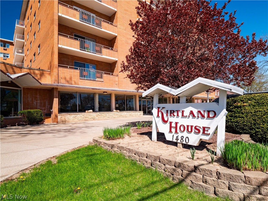 1480 Warren Road Lakewood OH 44107