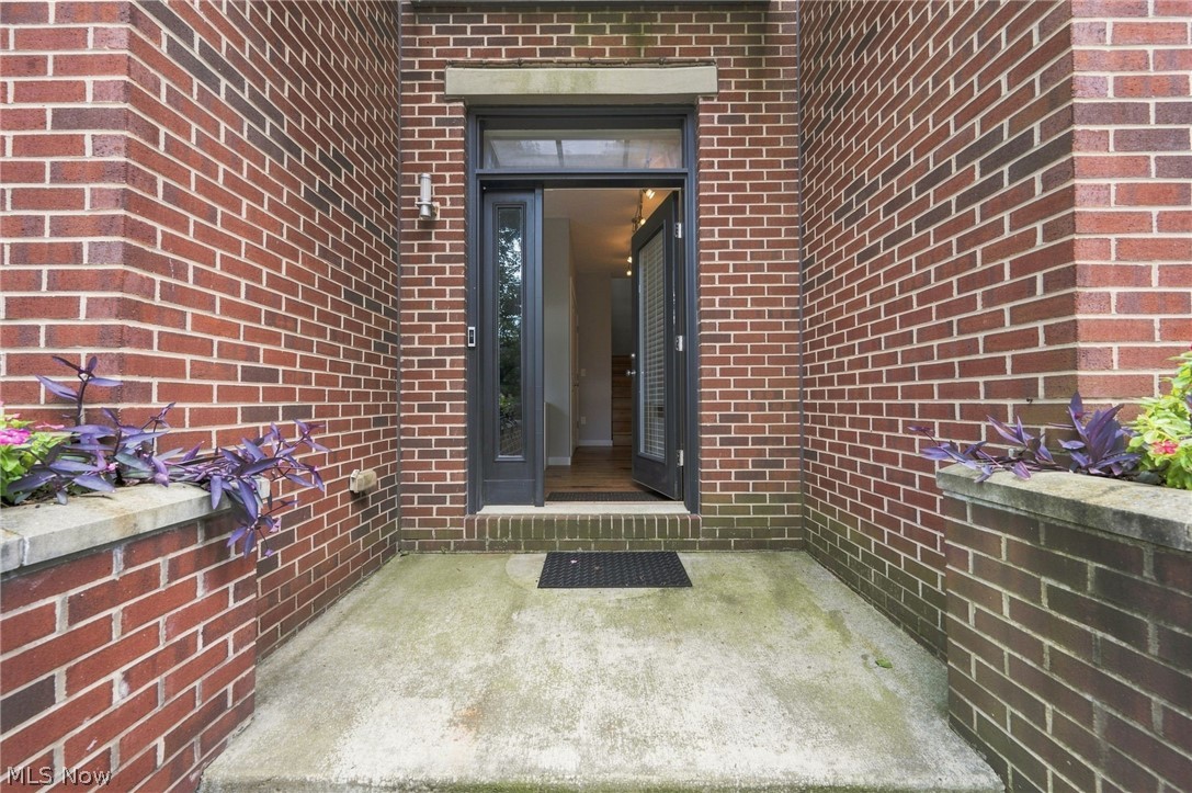115 N Howard Street Akron OH 44308