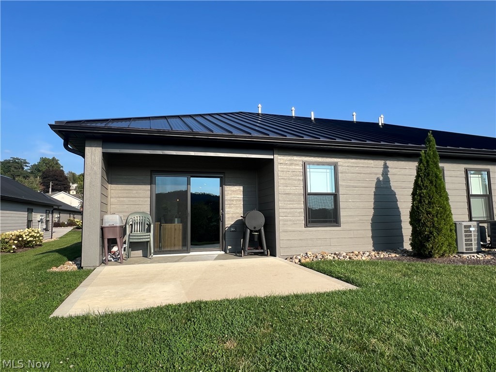 1002 Sycamore Lane Millersburg OH 44654