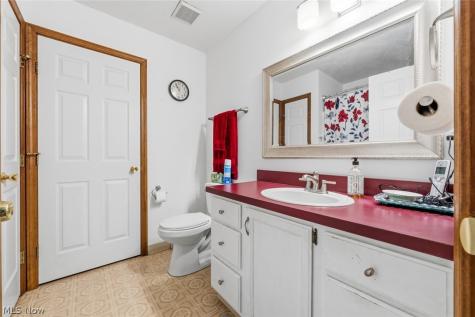 37608 Sturbridge Lane Willoughby OH 44094