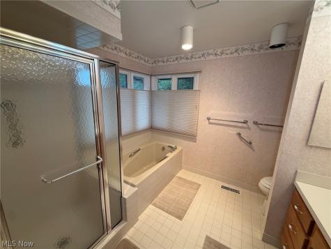 107 Fox Hollow Court Mayfield Heights OH 44124