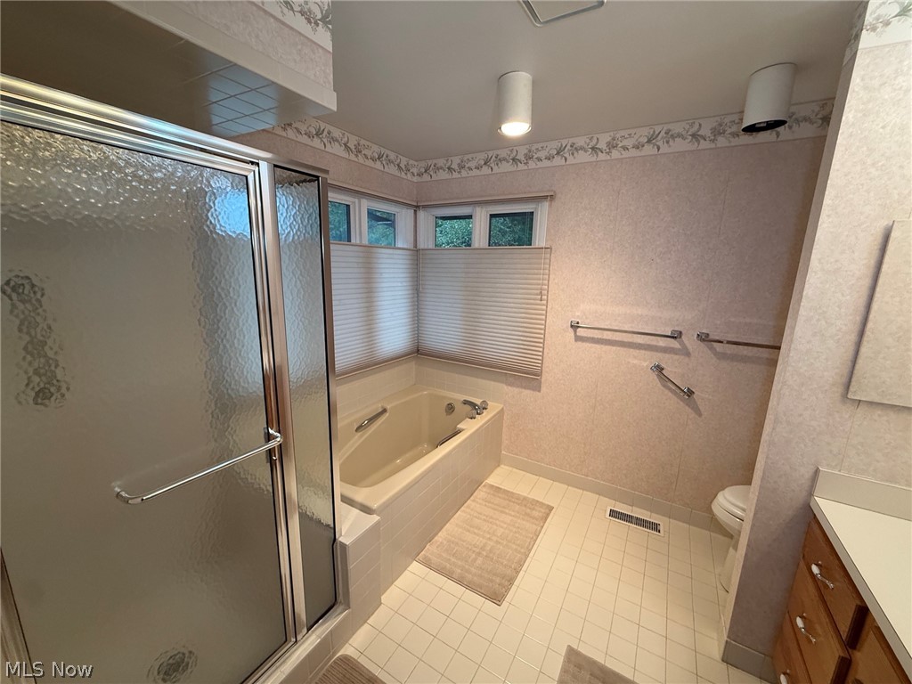 107 Fox Hollow Court Mayfield Heights OH 44124