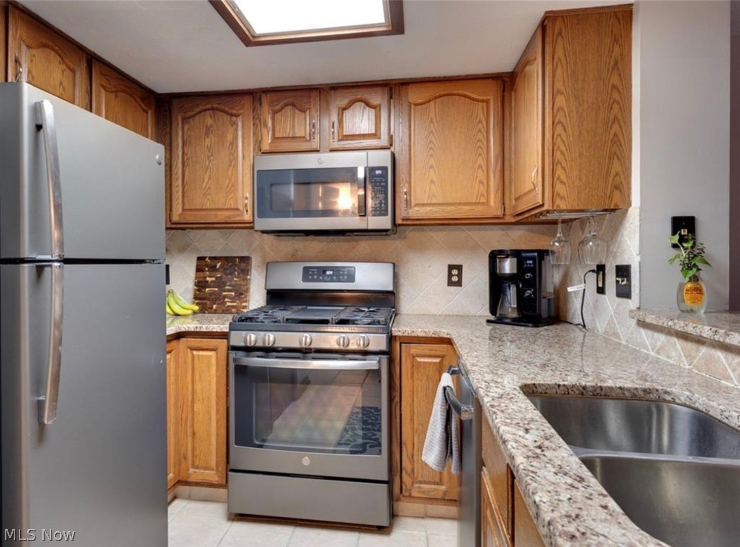 558 Meredith Lane Cuyahoga Falls OH 44223