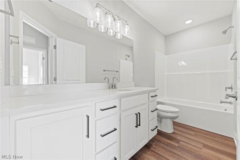 457 Harbor Lane Lorain OH 44052