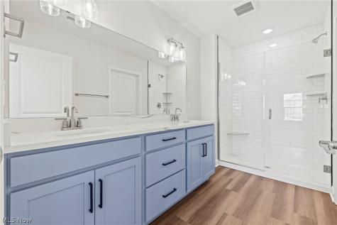 457 Harbor Lane Lorain OH 44052