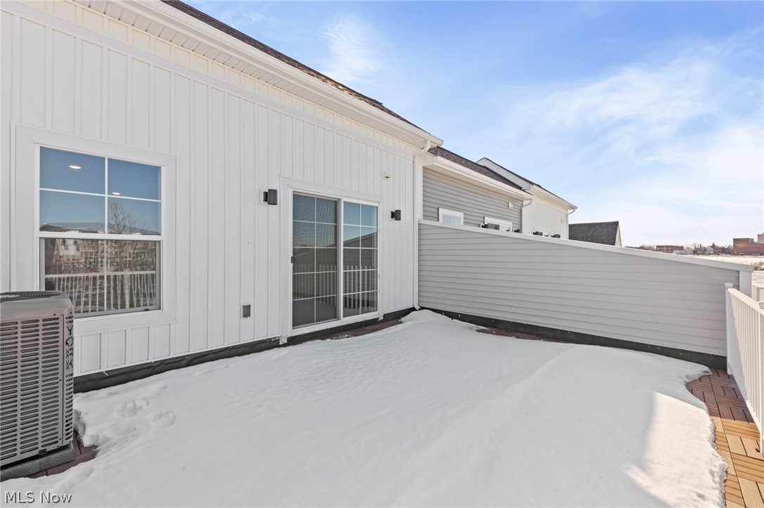 457 Harbor Lane Lorain OH 44052