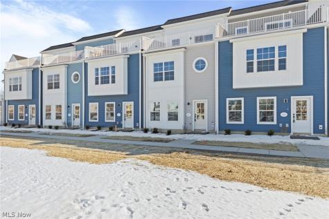 457 Harbor Lane Lorain OH 44052