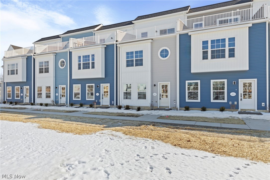 457 Harbor Lane Lorain OH 44052