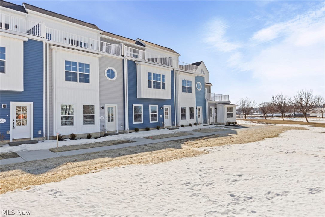 457 Harbor Lane Lorain OH 44052