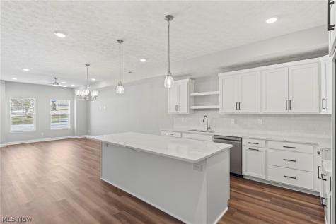457 Harbor Lane Lorain OH 44052