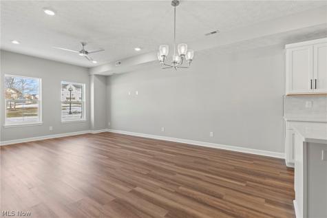 457 Harbor Lane Lorain OH 44052