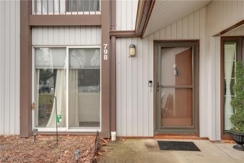 798 Pipes Court Northfield OH 44067