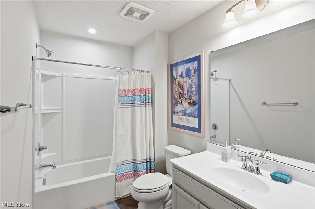 1581 Mud Brook Court Akron OH 44313