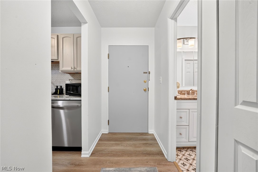 1675 Cedarwood Drive Westlake OH 44145