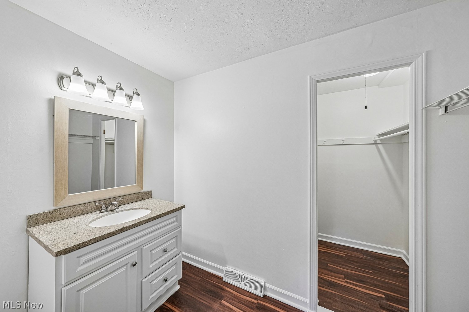 3944 Brendan Lane North Olmsted OH 44070