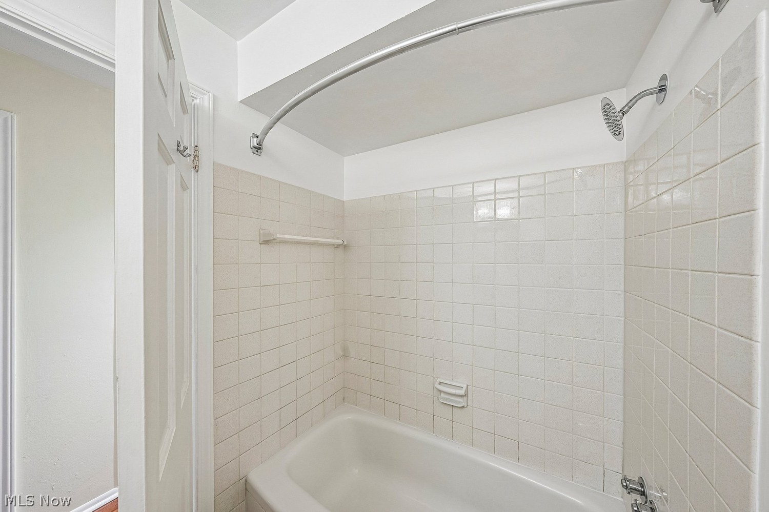 3944 Brendan Lane North Olmsted OH 44070