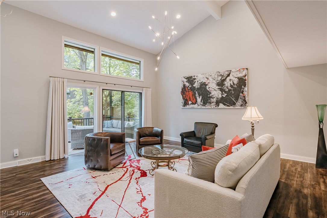 6889 Woodwalk Drive Brecksville OH 44141