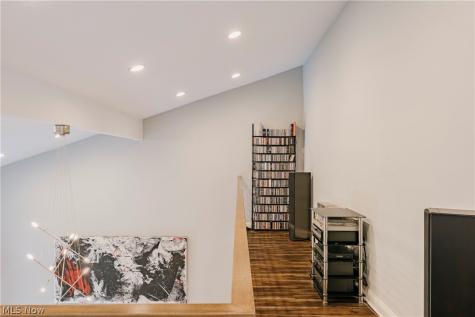 6889 Woodwalk Drive Brecksville OH 44141