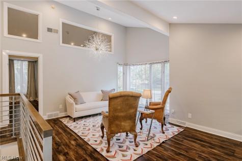 6889 Woodwalk Drive Brecksville OH 44141
