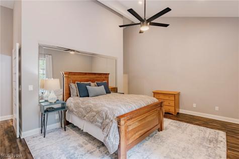 6889 Woodwalk Drive Brecksville OH 44141
