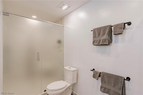 6889 Woodwalk Drive Brecksville OH 44141