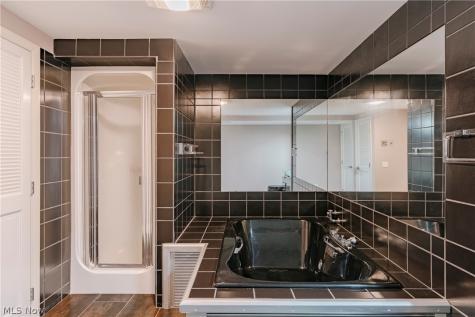 6889 Woodwalk Drive Brecksville OH 44141