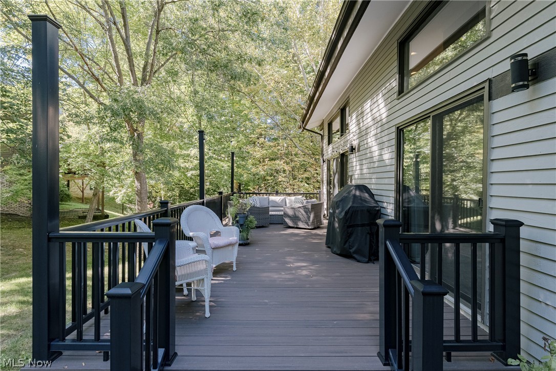 6889 Woodwalk Drive Brecksville OH 44141