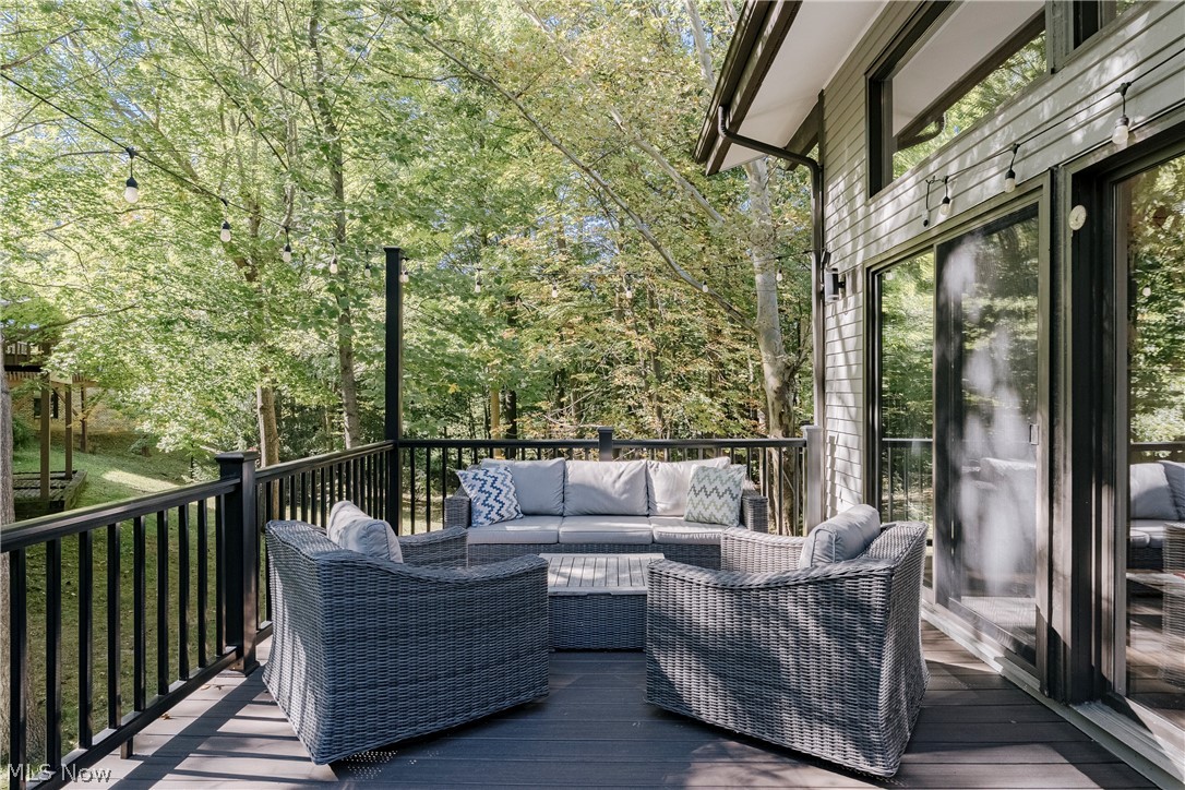 6889 Woodwalk Drive Brecksville OH 44141