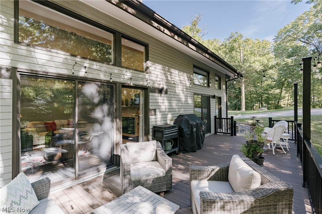 6889 Woodwalk Drive Brecksville OH 44141