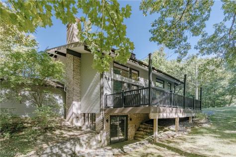 6889 Woodwalk Drive Brecksville OH 44141