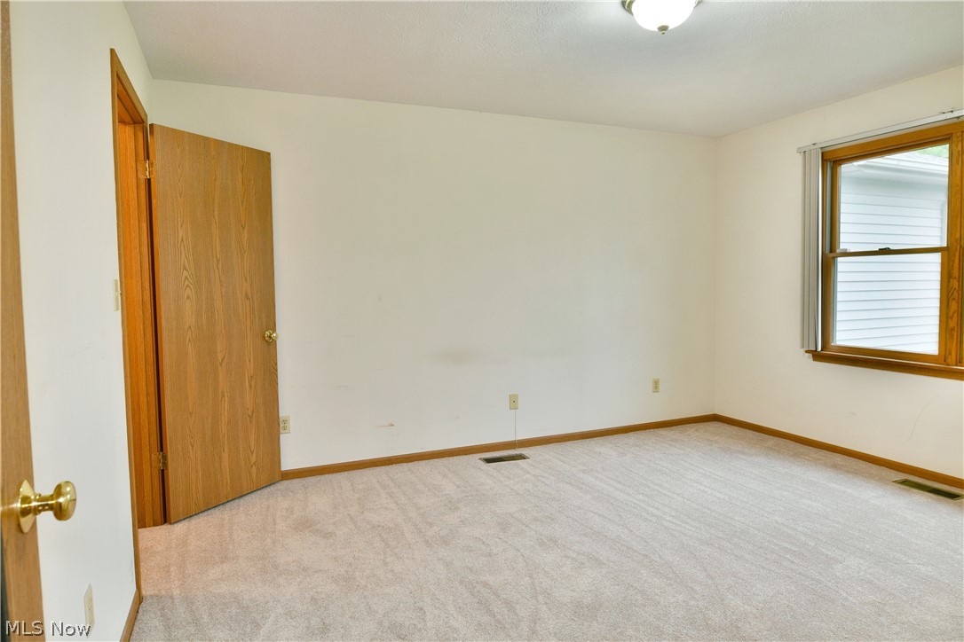 5180 Winthrop Drive Austintown OH 44515