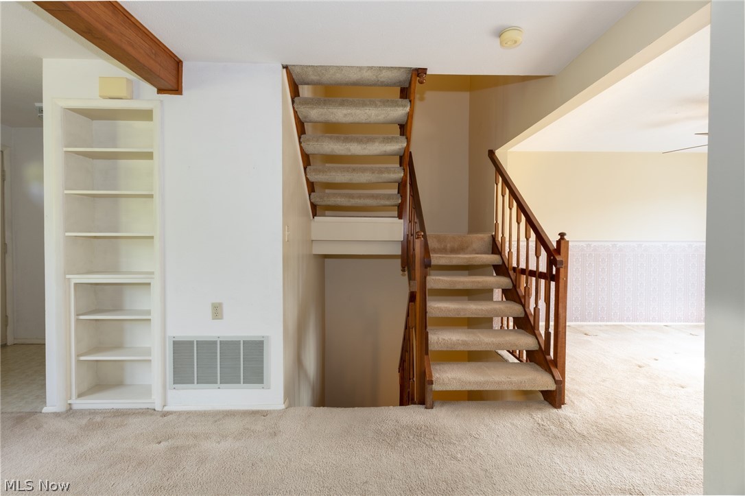 91 Quaker Ridge Drive Akron OH 44313