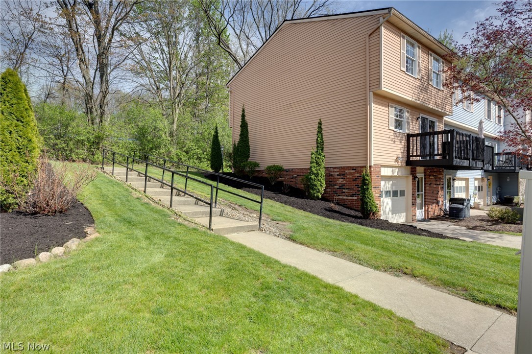 91 Quaker Ridge Drive Akron OH 44313