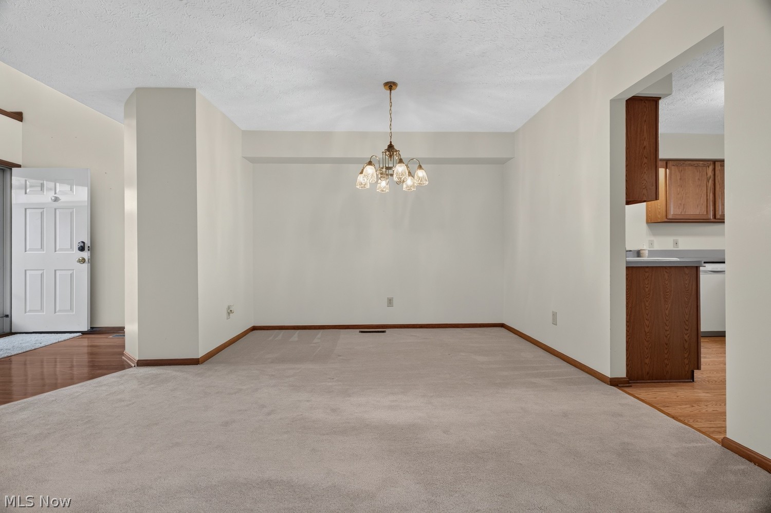 120 Ambleside Way Amherst OH 44001
