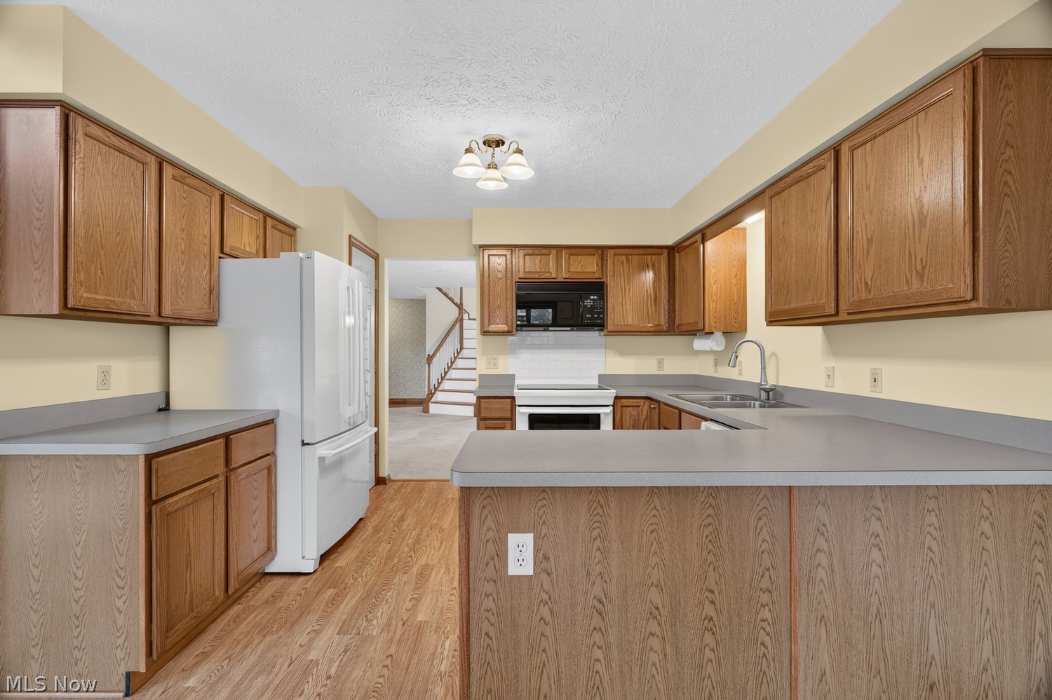120 Ambleside Way Amherst OH 44001