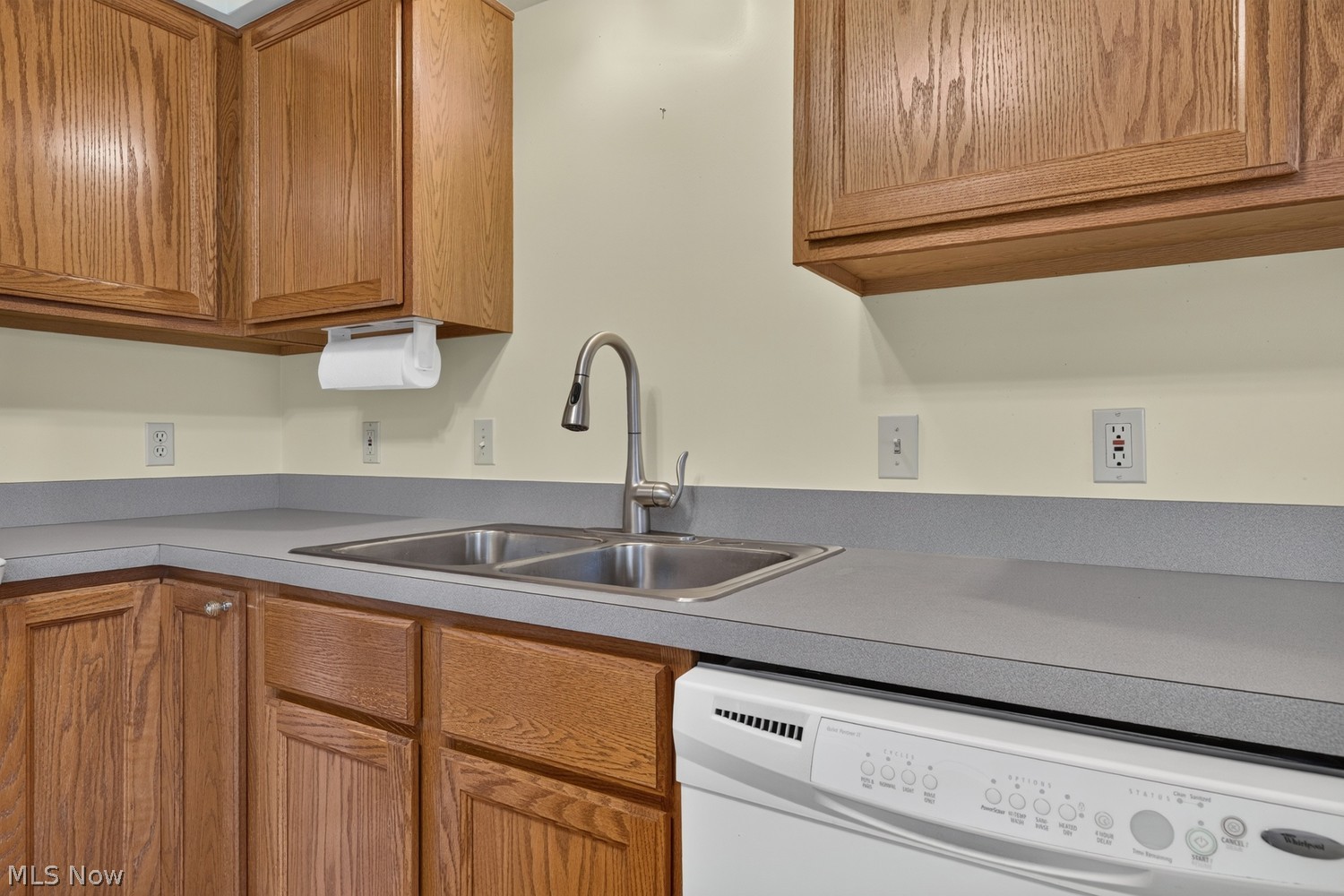 120 Ambleside Way Amherst OH 44001