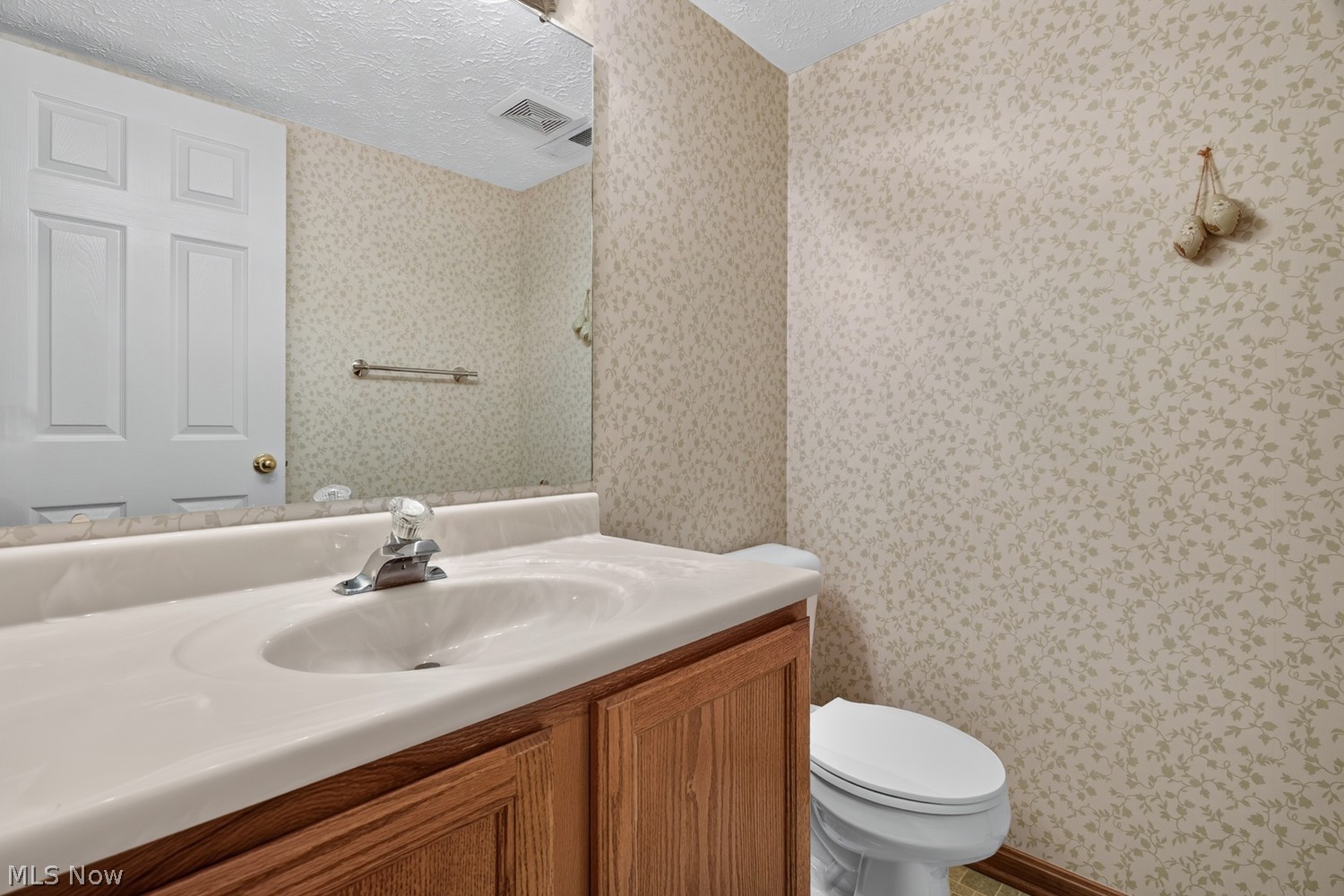 120 Ambleside Way Amherst OH 44001
