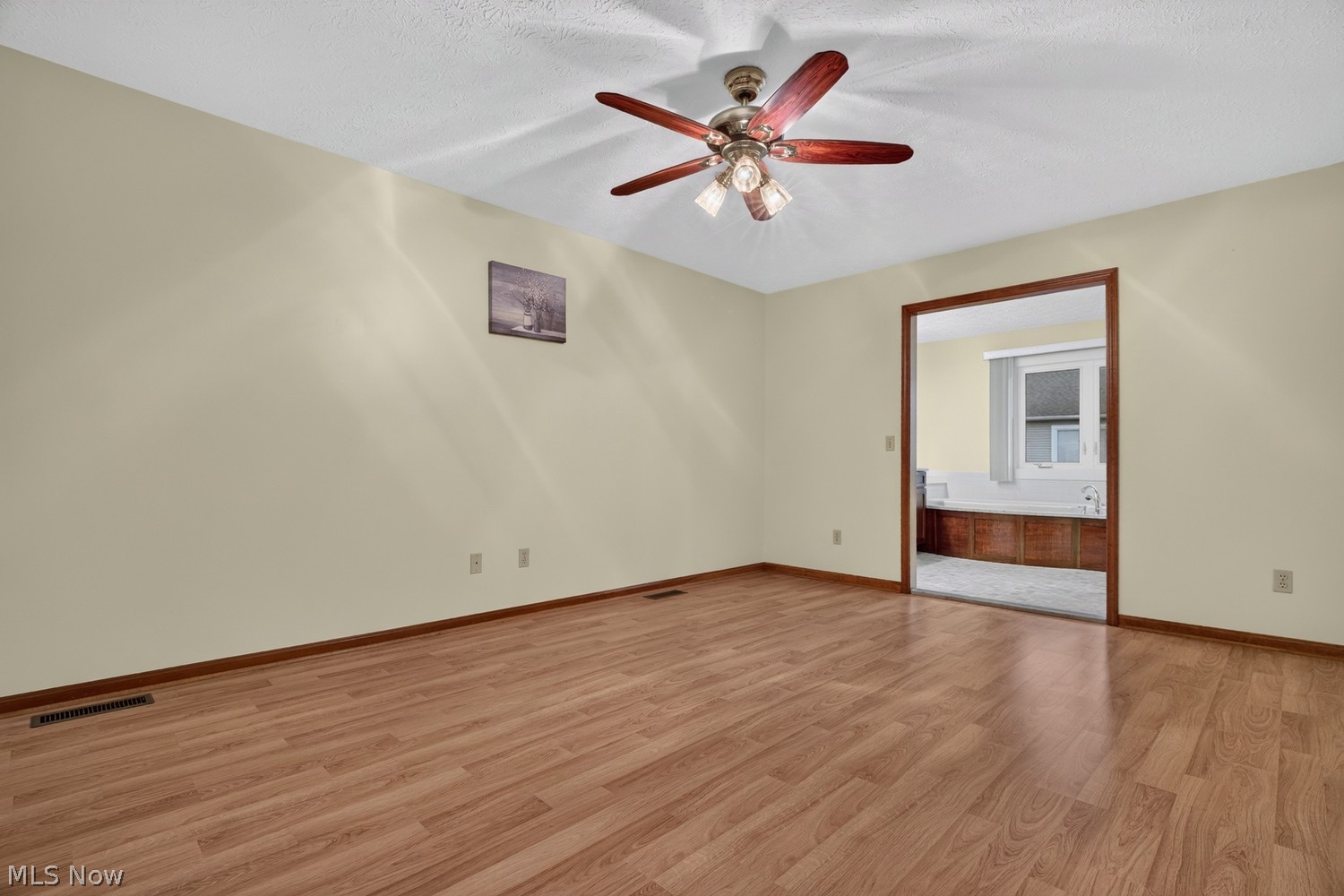 120 Ambleside Way Amherst OH 44001