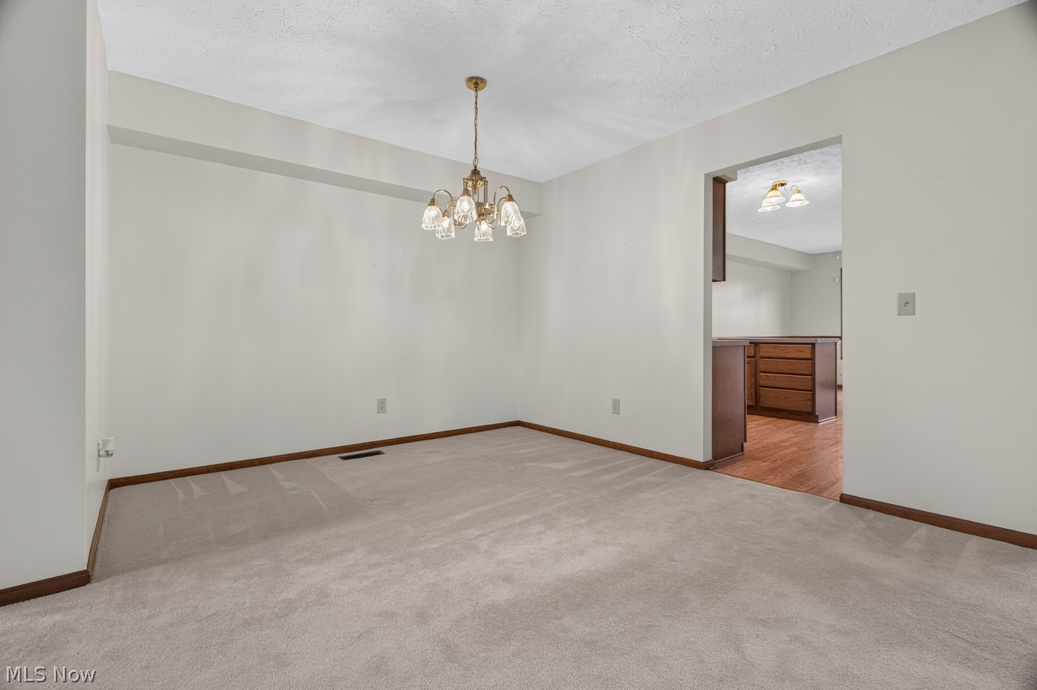 120 Ambleside Way Amherst OH 44001