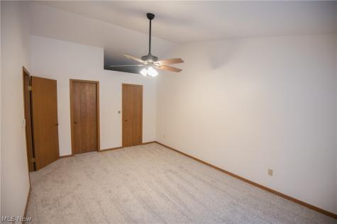 1327 Fox Run Drive Youngstown OH 44512