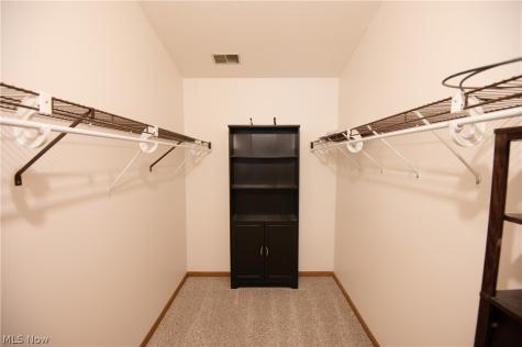 1327 Fox Run Drive Youngstown OH 44512