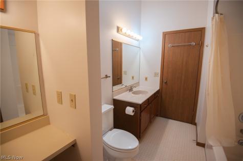 1327 Fox Run Drive Youngstown OH 44512