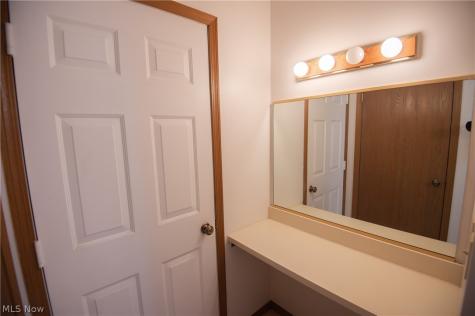 1327 Fox Run Drive Youngstown OH 44512