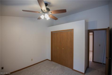 1327 Fox Run Drive Youngstown OH 44512
