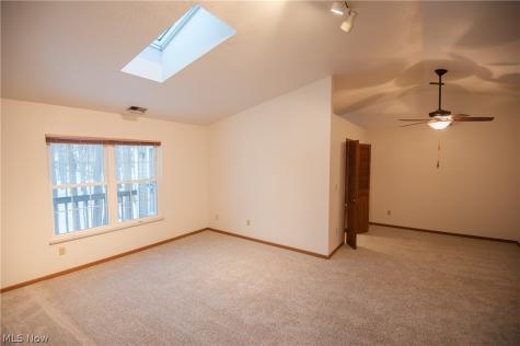 1327 Fox Run Drive Youngstown OH 44512
